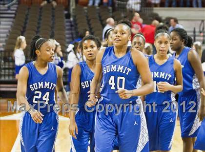 Thumbnail 3 in Mansfield Summit vs. Barbers Hill (UIL 4A Semifinal) photogallery.