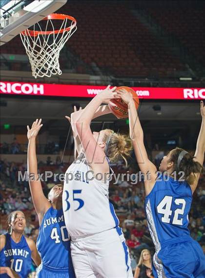 Thumbnail 2 in Mansfield Summit vs. Barbers Hill (UIL 4A Semifinal) photogallery.
