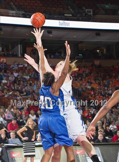 Thumbnail 2 in Mansfield Summit vs. Barbers Hill (UIL 4A Semifinal) photogallery.