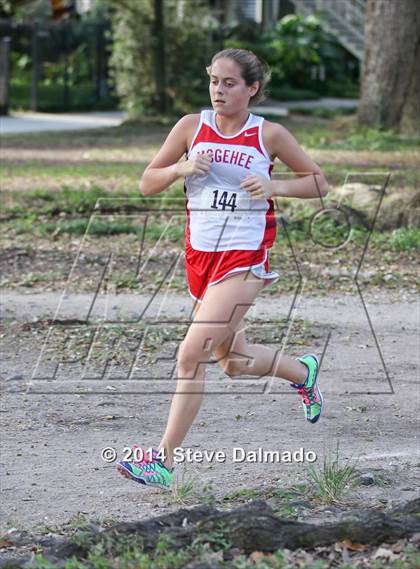 Thumbnail 1 in Isidore Newman Invitational photogallery.