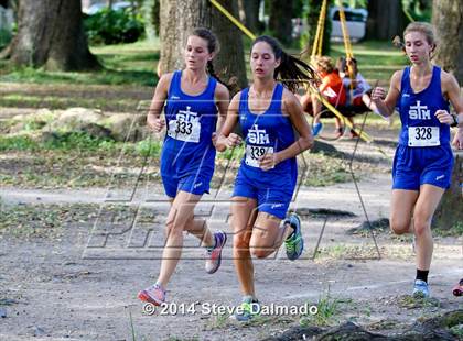 Thumbnail 1 in Isidore Newman Invitational photogallery.
