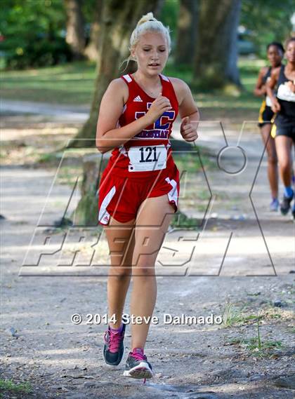 Thumbnail 3 in Isidore Newman Invitational photogallery.
