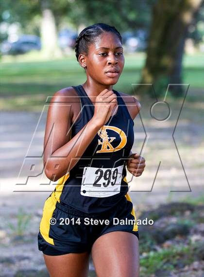 Thumbnail 1 in Isidore Newman Invitational photogallery.