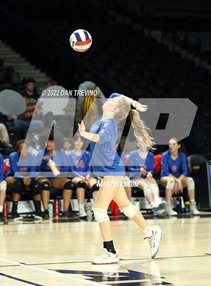 Thumbnail 3 in Charles J. Colgan vs. Alexandria City (VHSL Class 6 Final) photogallery.