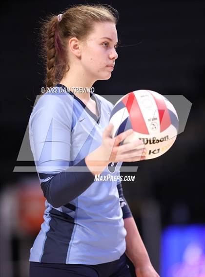 Thumbnail 2 in Charles J. Colgan vs. Alexandria City (VHSL Class 6 Final) photogallery.