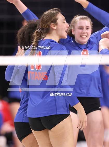 Thumbnail 1 in Charles J. Colgan vs. Alexandria City (VHSL Class 6 Final) photogallery.