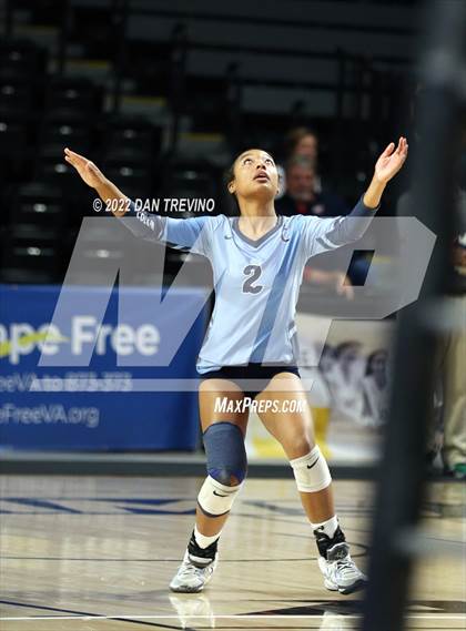 Thumbnail 2 in Charles J. Colgan vs. Alexandria City (VHSL Class 6 Final) photogallery.