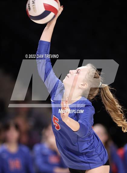 Thumbnail 1 in Charles J. Colgan vs. Alexandria City (VHSL Class 6 Final) photogallery.