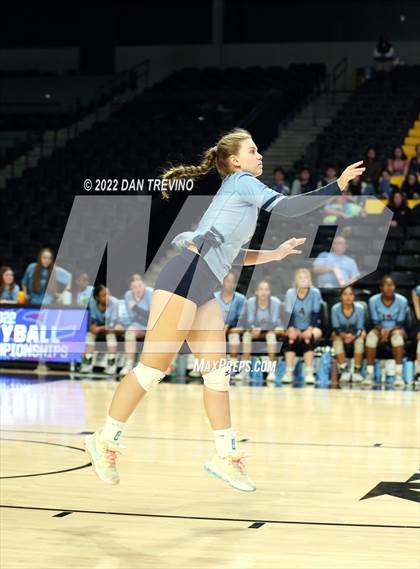 Thumbnail 1 in Charles J. Colgan vs. Alexandria City (VHSL Class 6 Final) photogallery.