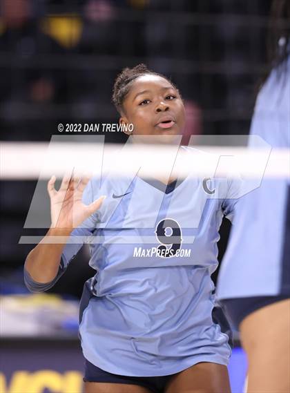 Thumbnail 2 in Charles J. Colgan vs. Alexandria City (VHSL Class 6 Final) photogallery.