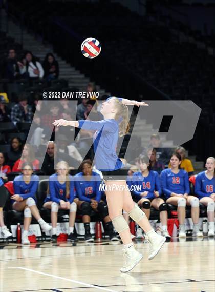 Thumbnail 2 in Charles J. Colgan vs. Alexandria City (VHSL Class 6 Final) photogallery.