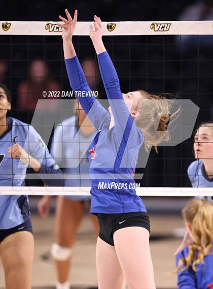 Thumbnail 3 in Charles J. Colgan vs. Alexandria City (VHSL Class 6 Final) photogallery.