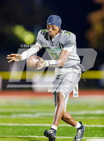 Thumbnail 1 in West Florence vs Myrtle Beach (SCHSL 5A Div 2 Round 2) photogallery.