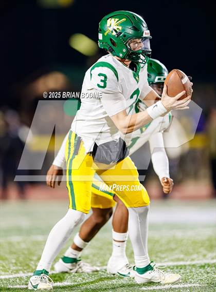 Thumbnail 2 in West Florence vs Myrtle Beach (SCHSL 5A Div 2 Round 2) photogallery.