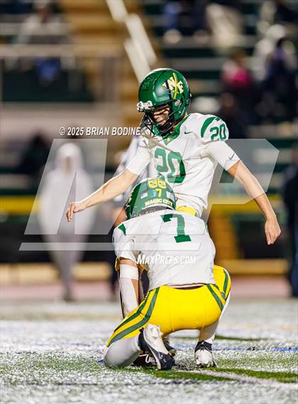 Thumbnail 3 in West Florence vs Myrtle Beach (SCHSL 5A Div 2 Round 2) photogallery.