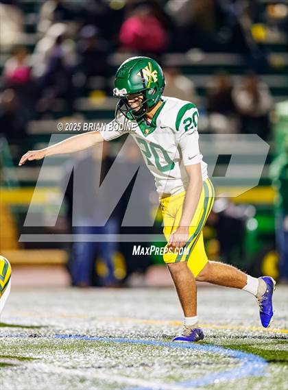 Thumbnail 3 in West Florence vs Myrtle Beach (SCHSL 5A Div 2 Round 2) photogallery.