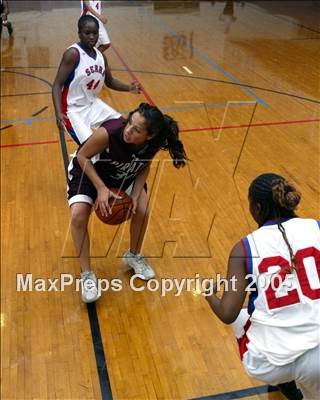 Thumbnail 3 in Serra vs. Paramount (St. Anthony Tourney) photogallery.