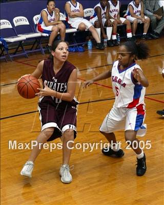 Thumbnail 3 in Serra vs. Paramount (St. Anthony Tourney) photogallery.