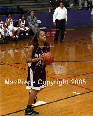 Thumbnail 3 in Serra vs. Paramount (St. Anthony Tourney) photogallery.