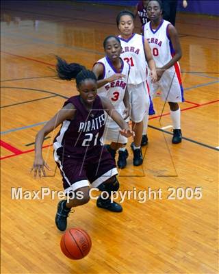 Thumbnail 1 in Serra vs. Paramount (St. Anthony Tourney) photogallery.