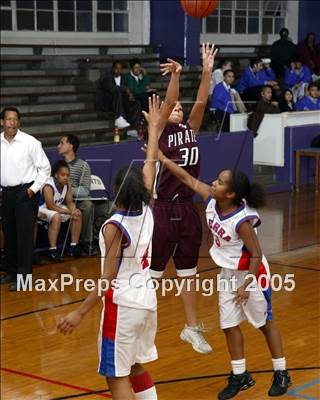 Thumbnail 1 in Serra vs. Paramount (St. Anthony Tourney) photogallery.