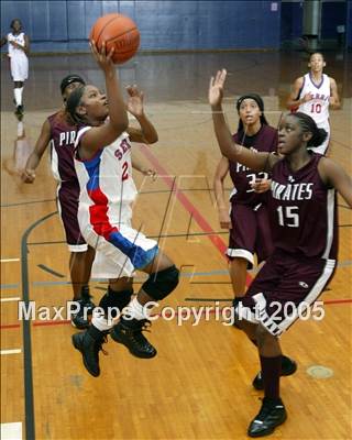 Thumbnail 1 in Serra vs. Paramount (St. Anthony Tourney) photogallery.
