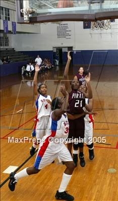 Thumbnail 1 in Serra vs. Paramount (St. Anthony Tourney) photogallery.
