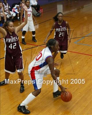 Thumbnail 3 in Serra vs. Paramount (St. Anthony Tourney) photogallery.