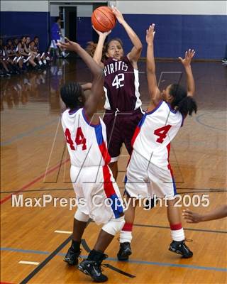 Thumbnail 3 in Serra vs. Paramount (St. Anthony Tourney) photogallery.