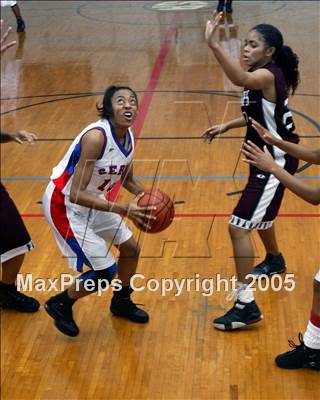 Thumbnail 2 in Serra vs. Paramount (St. Anthony Tourney) photogallery.
