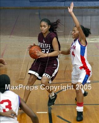 Thumbnail 3 in Serra vs. Paramount (St. Anthony Tourney) photogallery.