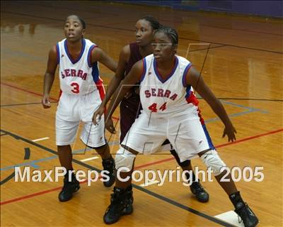 Thumbnail 3 in Serra vs. Paramount (St. Anthony Tourney) photogallery.