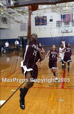 Thumbnail 2 in Serra vs. Paramount (St. Anthony Tourney) photogallery.