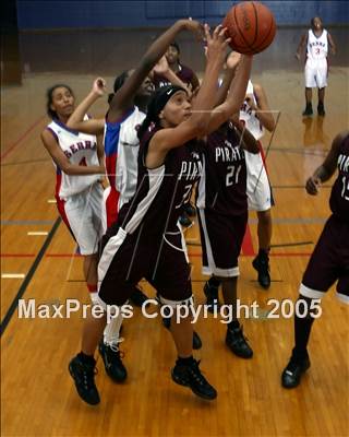 Thumbnail 2 in Serra vs. Paramount (St. Anthony Tourney) photogallery.
