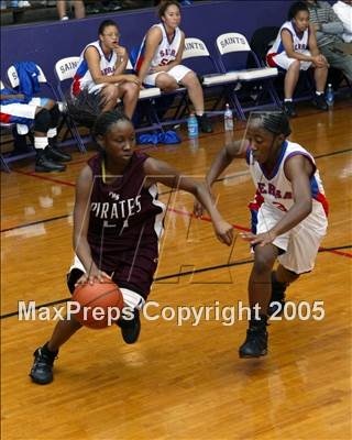Thumbnail 1 in Serra vs. Paramount (St. Anthony Tourney) photogallery.