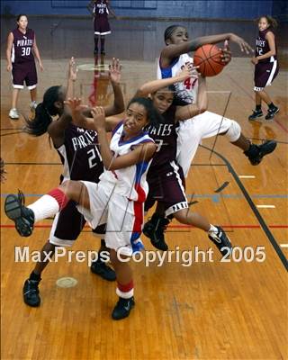 Thumbnail 2 in Serra vs. Paramount (St. Anthony Tourney) photogallery.