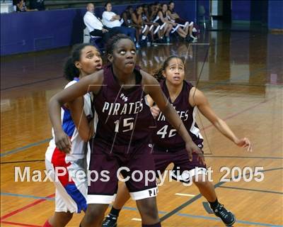 Thumbnail 1 in Serra vs. Paramount (St. Anthony Tourney) photogallery.