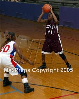 Thumbnail 2 in Serra vs. Paramount (St. Anthony Tourney) photogallery.