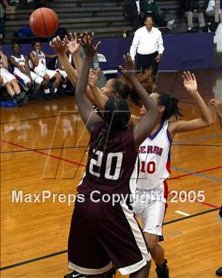 Thumbnail 1 in Serra vs. Paramount (St. Anthony Tourney) photogallery.