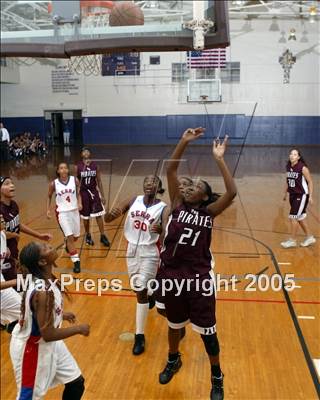 Thumbnail 1 in Serra vs. Paramount (St. Anthony Tourney) photogallery.