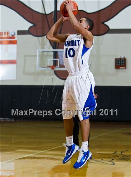Thumbnail 3 in Mansfield Summit vs. Fort Bend Bush (McDonald's Texas Invitational) photogallery.