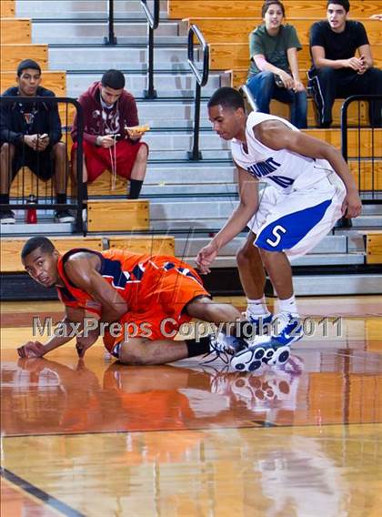 Thumbnail 2 in Mansfield Summit vs. Fort Bend Bush (McDonald's Texas Invitational) photogallery.