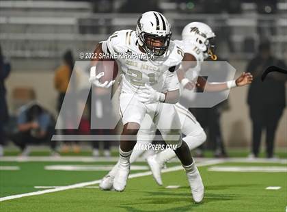 Thumbnail 2 in Argyle vs. South Oak Cliff (5A-2 State Semifinal) photogallery.