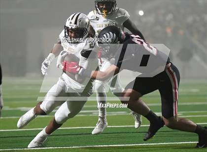 Thumbnail 3 in Argyle vs. South Oak Cliff (5A-2 State Semifinal) photogallery.
