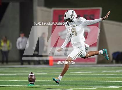 Thumbnail 2 in Argyle vs. South Oak Cliff (5A-2 State Semifinal) photogallery.