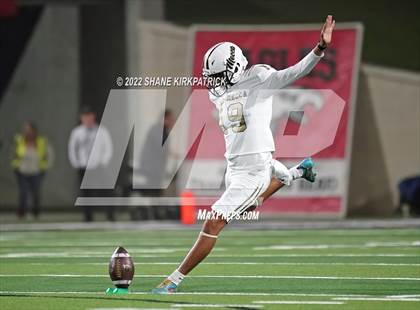 Thumbnail 3 in Argyle vs. South Oak Cliff (5A-2 State Semifinal) photogallery.
