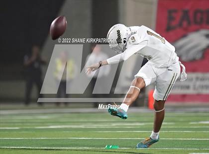 Thumbnail 2 in Argyle vs. South Oak Cliff (5A-2 State Semifinal) photogallery.