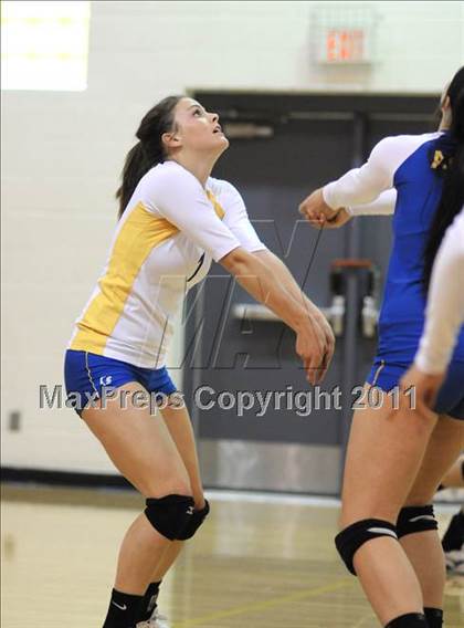 Thumbnail 3 in Clovis vs. Rim of the World (2010 Durango Fall Classic) photogallery.