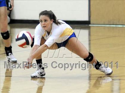 Thumbnail 2 in Clovis vs. Rim of the World (2010 Durango Fall Classic) photogallery.