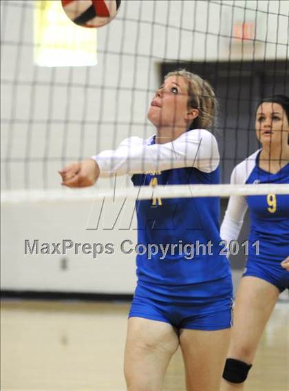 Thumbnail 3 in Clovis vs. Rim of the World (2010 Durango Fall Classic) photogallery.